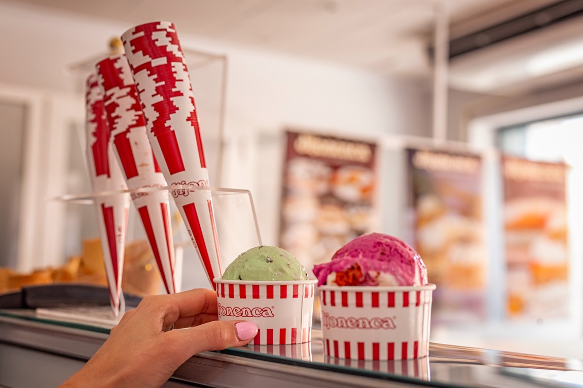 Heladería Valenciana Infantes tarrina de helado